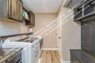 904 NE Meadow Landing Dr in Ankeny, IA - Building Photo - Building Photo