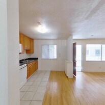 Isle of Dwight in Berkeley, CA - Building Photo