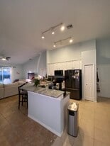 2004 Winterset Dr in Lakeland, FL - Building Photo