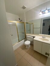 2400 Seneca St, Unit 102 in Pasadena, CA - Foto de edificio - Building Photo