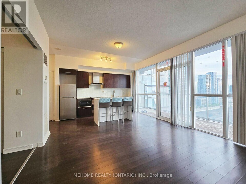 352-1352 Front St W in Toronto, ON - Building Photo
