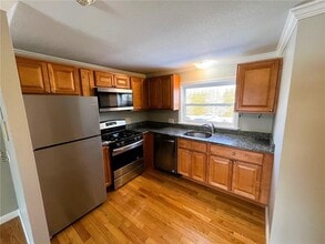 354 S Pier Rd in Narragansett, RI - Building Photo - Building Photo