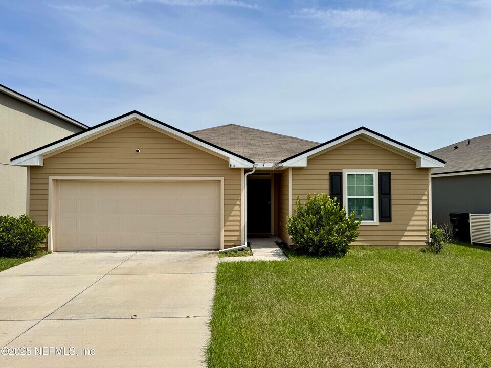 3418 Cliffside Way in Green Cove Springs, FL - Building Photo