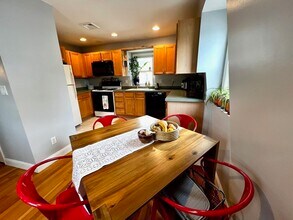 5 Austin St in Somerville, MA - Building Photo - Building Photo