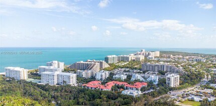 155 Ocean Ln Dr in Key Biscayne, FL - Building Photo - Building Photo