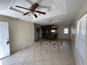 206 W Albatross Ave in Pharr, TX - Building Photo - Building Photo