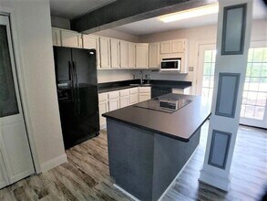 1168 Preston Meadows Rd in Sherman, TX - Foto de edificio - Building Photo