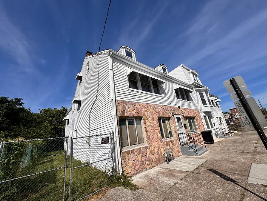 1716 N 6th St in Harrisburg, PA - Foto de edificio