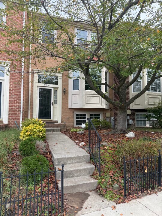7941 River Rock Way in Riviera Beach, MD - Building Photo