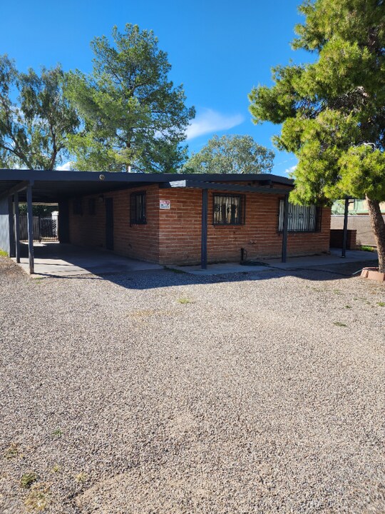 1635 N Arcadia Ave in Tucson, AZ - Foto de edificio