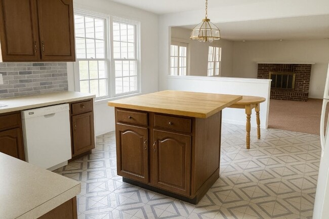 38 Lancelot Ln in Mount Laurel, NJ - Foto de edificio - Building Photo