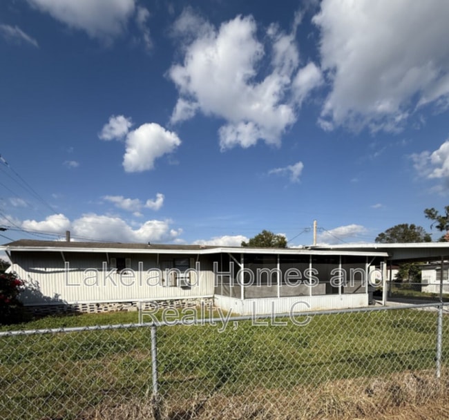 property at 2906 Rossi Ln