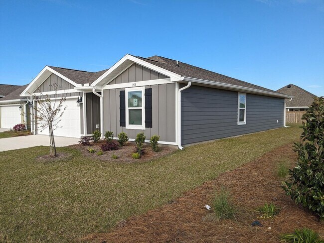 258 Boggy Crk Wy in Callaway, FL - Building Photo - Building Photo