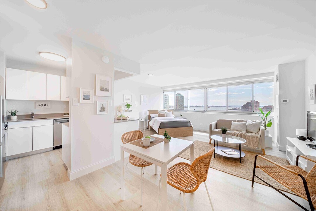 100 Montgomery St in Jersey City, NJ - Building Photo