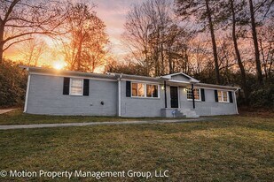 2728 Pierce Dr N in Macon, GA - Building Photo