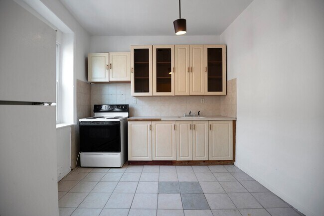 4467 Frankford Ave, Unit 2R in Philadelphia, PA - Building Photo - Building Photo