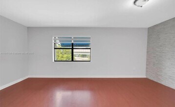 950 NW 11th St in Miami, FL - Building Photo - Building Photo