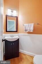 46209 Walpole Terrace in Sterling, VA - Foto de edificio - Building Photo