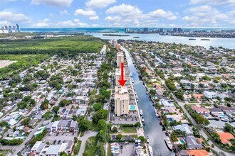 2000 NE 135th St in North Miami, FL - Building Photo - Building Photo