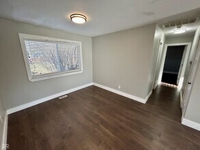 154 Pearl St in Carmel, IN - Building Photo - Building Photo