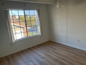 13531 Apricot St in Tustin, CA - Foto de edificio - Building Photo