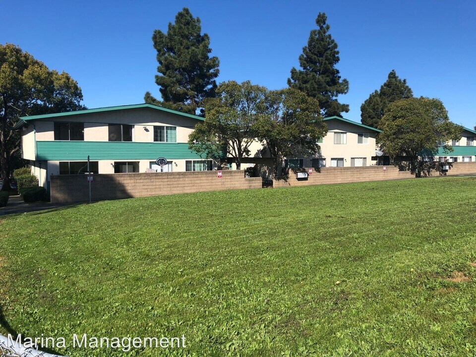 240 Holly St-Unit -1-14 in Vallejo, CA - Building Photo