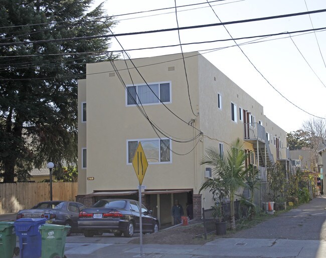 2160 Lincoln Ave in Alameda, CA - Building Photo - Building Photo