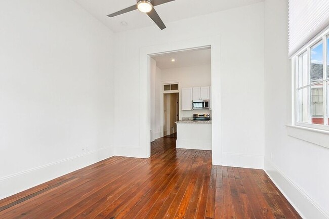 2002 S Liberty St in New Orleans, LA - Building Photo - Building Photo