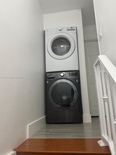 8025 NW 8th St in Miami, FL - Building Photo - Building Photo