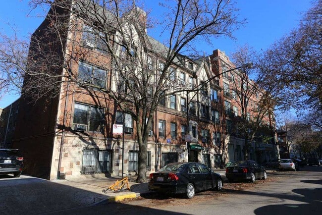 property at 541 W Arlington Pl