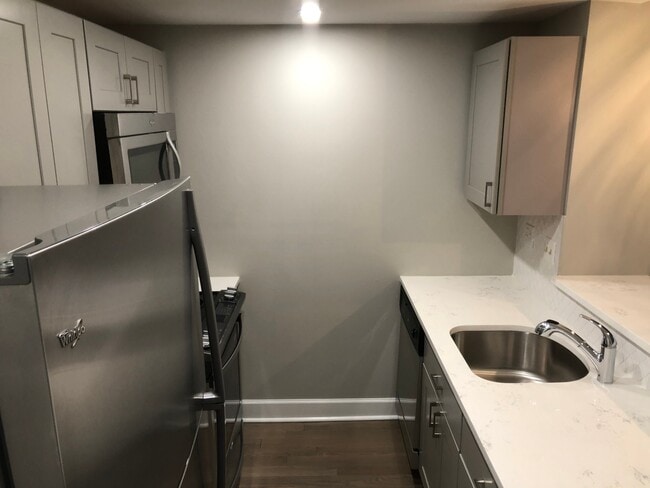 7 Harcourt St, Unit 30 in Boston, MA - Building Photo - Building Photo