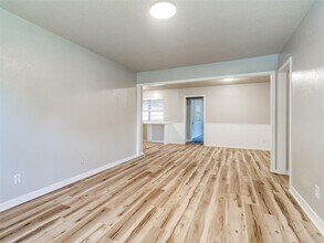 1617 Avondale Dr in Norman, OK - Building Photo - Building Photo