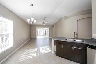 11210 Summer Star Dr in Riverview, FL - Building Photo - Building Photo