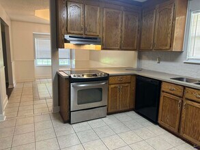 100 Primrose Ln in Warner Robins, GA - Building Photo - Building Photo