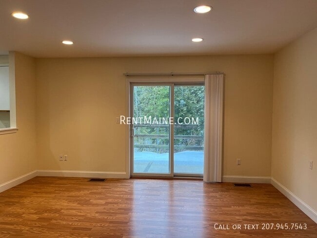 33 Burleigh Rd in Bangor, ME - Building Photo - Building Photo