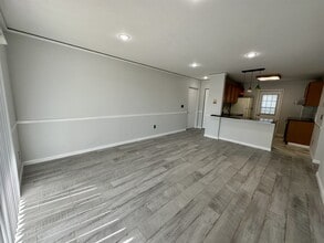 303 N Caroline Pl in Dover, DE - Foto de edificio - Building Photo