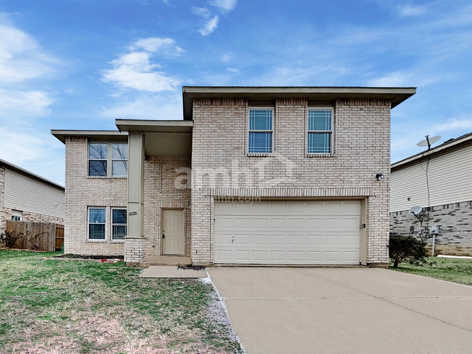 6035 Susanna Dr in Grand Prairie, TX - Building Photo