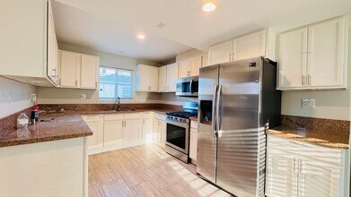 4239 W Broadway in Hawthorne, CA - Building Photo - Building Photo