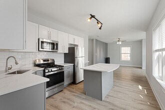 6942 N Wolcott Ave in Chicago, IL - Building Photo - Building Photo