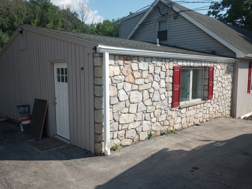 380 W Rose Tree Rd in Media, PA - Foto de edificio