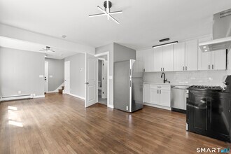 105 Richmond Hill Ave in Stamford, CT - Building Photo - Building Photo