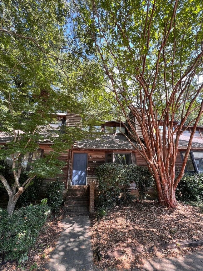 Rustic 2 Bedroom Condo in Convenient Location in Auburn, AL - Building Photo - Building Photo