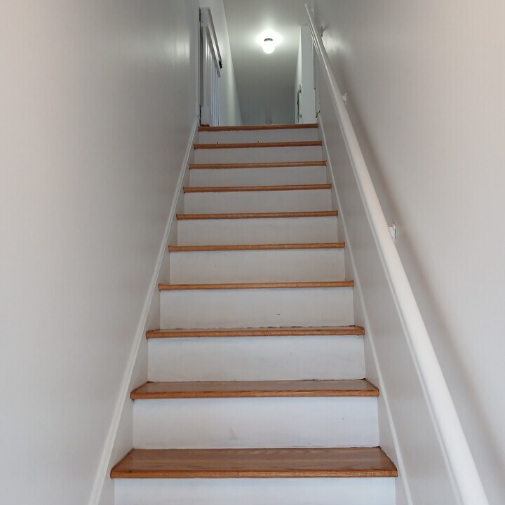 3026 Bouck Ave, Unit 3er floor in Bronx, NY - Building Photo