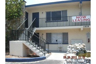 Lillie Steet Apartments in Ft. Myers, FL - Foto de edificio - Building Photo