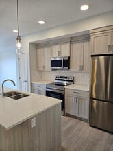 550 Belmont St SW in Calgary, AB - Building Photo - Building Photo