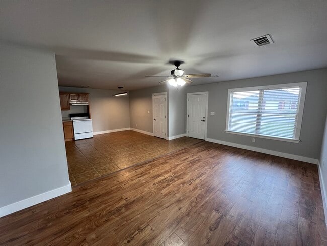 205 E Marietta Ct in Rogers, AR - Building Photo - Building Photo