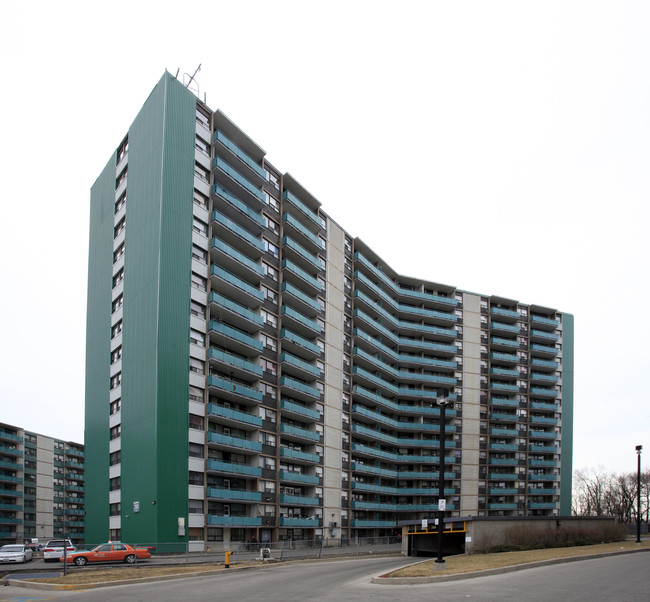 Green Towers in Toronto, ON - Building Photo - Building Photo