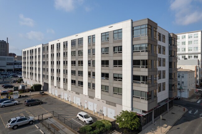 The Pearl Condominiums in Philadelphia, PA - Building Photo - Building Photo