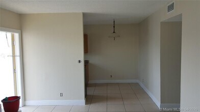 711 NE 2nd Ave-Unit -201 in Fort Lauderdale, FL - Building Photo - Building Photo