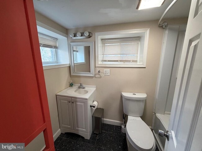 5831 Mt Vernon Dr in Alexandria, VA - Building Photo - Building Photo